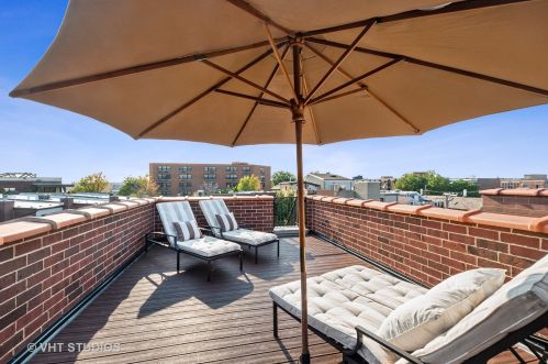 2326 Greenview Ave, Chicago IL  60614-3016 exterior