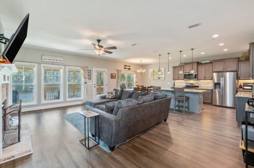 220 Hidden Lk Trl, Defuniak Springs FL 32433-3202 exterior