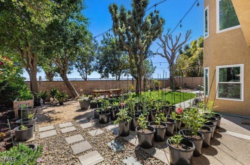 1840 Ivanhoe Ave, Oxnard CA  93030-8732 exterior