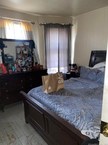 82 Wilcox St, New Britain CT 06051-1209 exterior