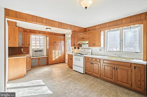 317 Stock St, Hanover PA 17331-2227 exterior