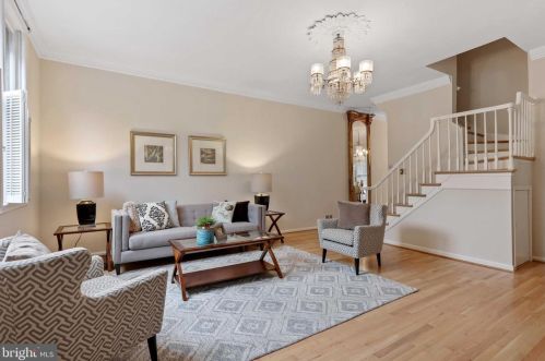 2731 Dumbarton St, Washington DC 20007-3336 exterior