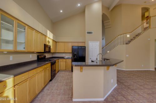 516 Anderson Ave, Phoenix AZ  85022-2370 exterior