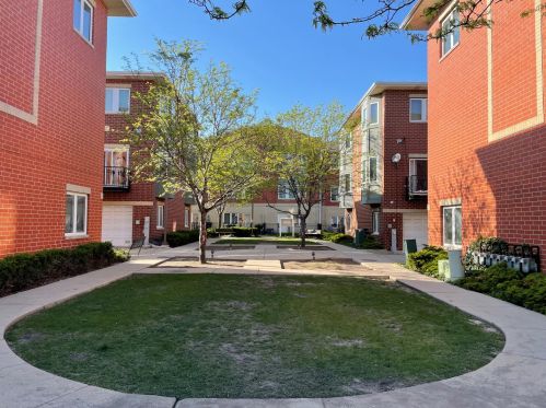 2431 32nd Pl, Chicago, IL 60608-6270