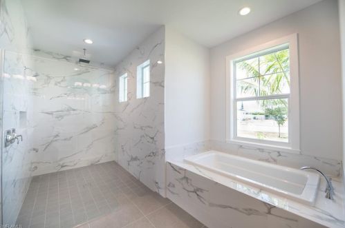 24 Johnnycake Dr, Naples FL 34110-1345 exterior