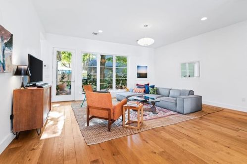 1911 Alegria Rd, Austin TX 78757-3219 exterior