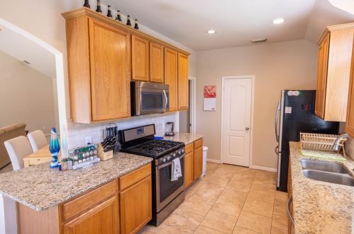 1716 Camas Dr, Austin TX exterior