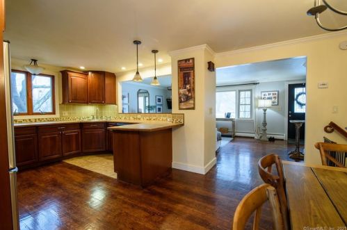 16 Seagrave St, Killingly CT 06239-4129 exterior