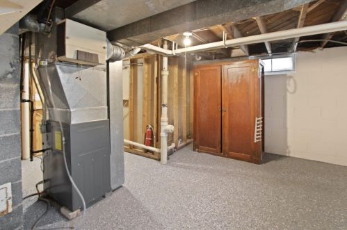 3628 61, Milwaukee WI 53216-2704 exterior