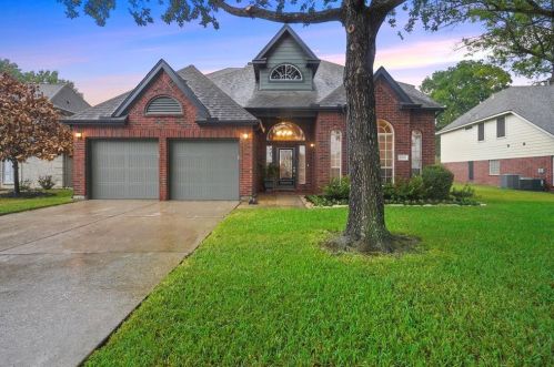 18146 Walden Frst Dr, Humble TX 77346-6023 exterior