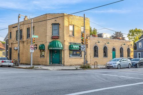 1411 Potter Ave, Milwaukee WI 53207-2115 exterior