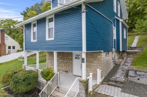 156 Barnert Ave, Paterson NJ  07512-1640 exterior