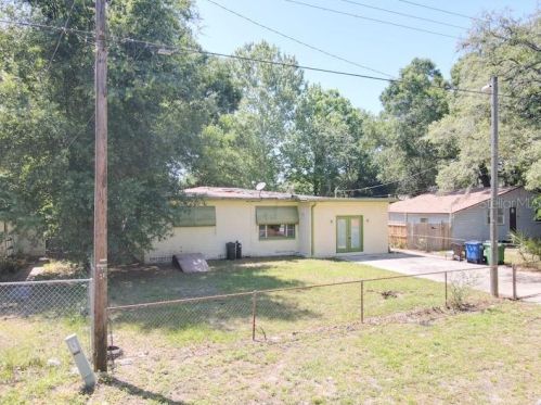 9610 11th St, Tampa, FL 33612-8106