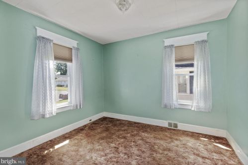 1752 Exton Ave, Trenton NJ 08618-4433 exterior