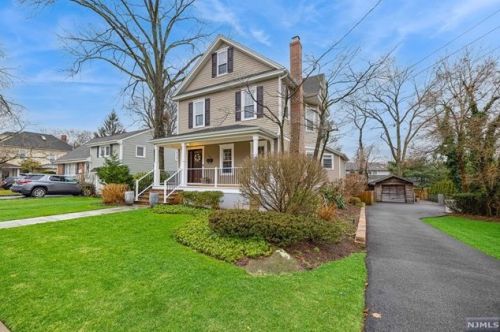 24 Westervelt Pl, Cresskill, NJ 07626-1620