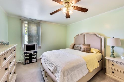 9401 Justine St, Chicago IL 60620-5129 exterior