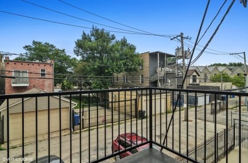 1907 Milwaukee Ave, Chicago IL  60647-4352 exterior