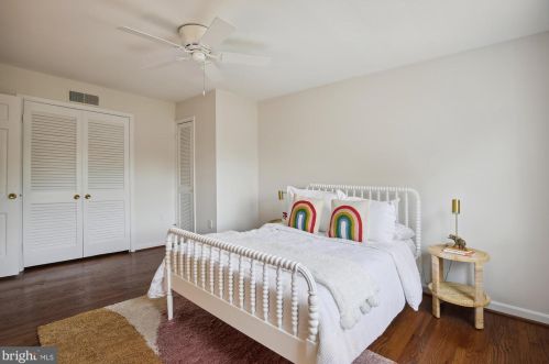 6340 Golf Crse Sq, Alexandria VA 22307-1225 exterior