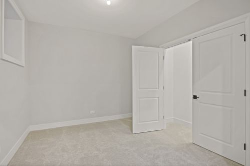 1323 Nelson St, Chicago IL 60657-3103 exterior