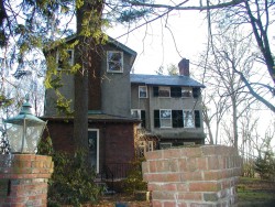 34 Pilgrim Rd, Newton, MA 02468-2124