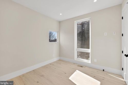 304 T St, Washington DC 20001-1842 exterior