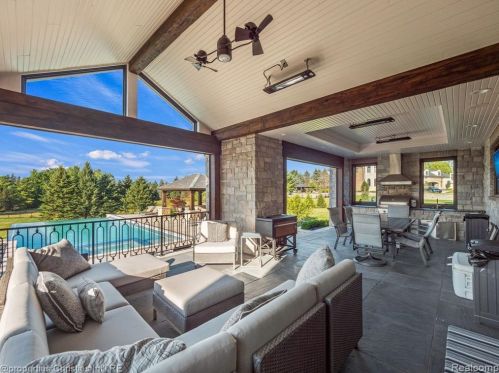 5105 Orch Rdg Dr, Rochester MI 48306-2398 exterior