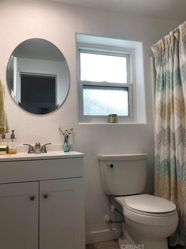 320 Rossmore Dr, Oxnard CA  93035-4465 exterior