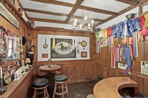 200 Bedford Rd, Greenwich CT 06831-2537 exterior