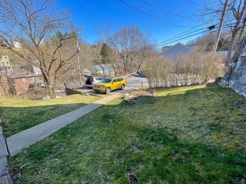 6 Bismark St, Pittsburgh PA  15209-2102 exterior