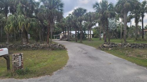 261 10th Ave, Naples, FL 34120-2079