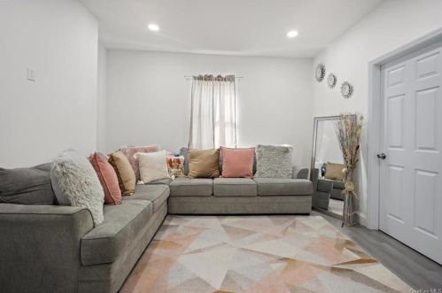 10 Balding Ave, Poughkeepsie NY  12601-2420 exterior