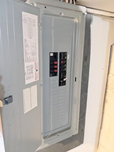 821 Kalamazoo St, Paw Paw MI 49079-1106 exterior