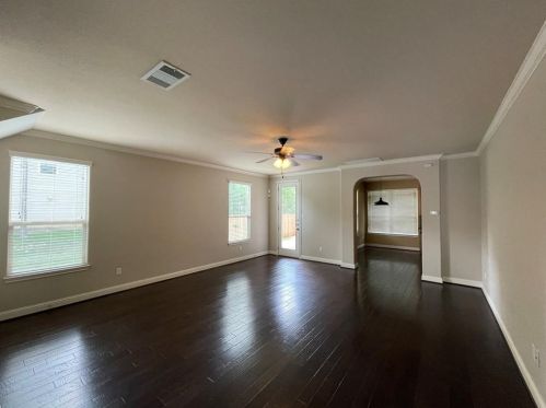 2501 Amur Dr, Austin TX  78745-2068 exterior