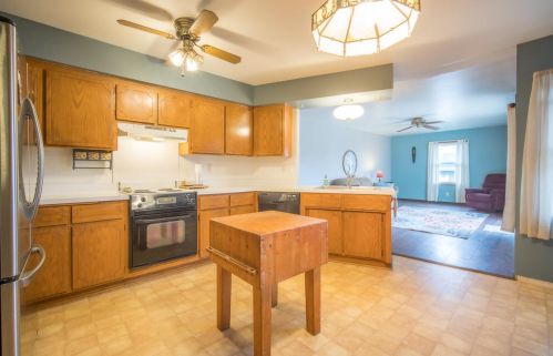 12032 Langlade St, Milwaukee WI 53225-1015 exterior