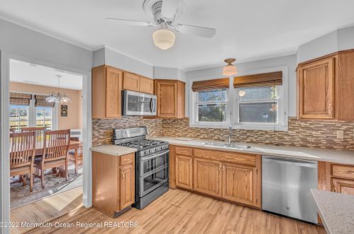 7 Applegate Ln, Plumsted Township NJ 08533-1303 exterior