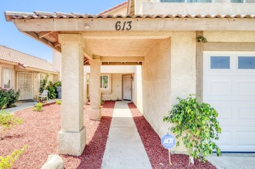 613 Citrus Ave, Perris CA  92571-3850 exterior