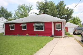 1032 Chrysler St, Kalamazoo, MI 49048-2236