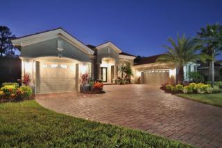 8347 Dunham Sta Dr, Tampa FL  33647-3387 exterior