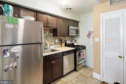 865 26 St, Philadelphia PA 19146-4402 exterior