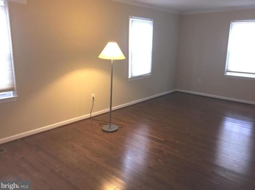 1 Ingleside Ct, Rockville MD  20850-2944 exterior