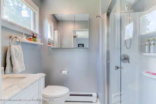 120 Beechwood Ave, West Long Branch NJ 07764-1801 exterior