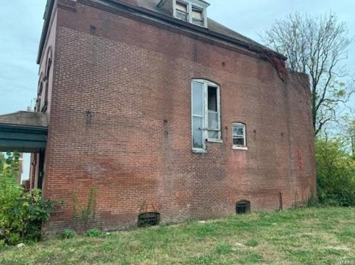 4412 Delmar Ct, Saint Louis, MO 63108