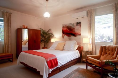 3415 Kaohinani Dr, Honolulu HI 96817-1040 exterior