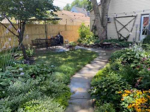 3244 Monticello Ave, Chicago IL 60618-6614 exterior