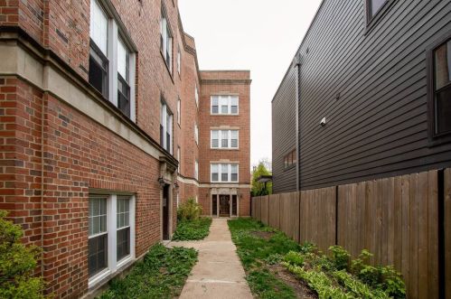 4321 Drake Ave, Chicago IL  60618-1161 exterior