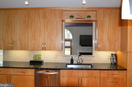 1409 Squaw Hill Ln, Silver Spring MD  20906-2009 exterior