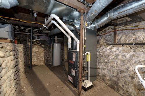 8601 Almena Dr, Kalamazoo MI  49009-9310 exterior