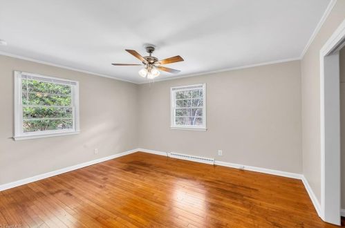 3102 Shamrock Dr, Greensboro NC  27408-3011 exterior