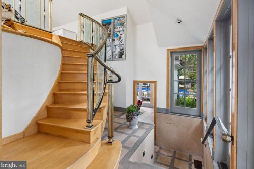 240 Library Pl, Princeton NJ 08540-3019 exterior