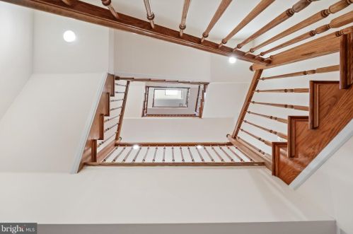 124 Bainbridge St, Philadelphia PA 19147-1866 exterior